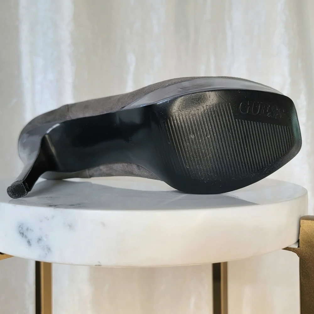 Guess Brand Women's Platform Pumps Round Toe High Heeled Shoes - Taupe - Size 8M - Picture 10 of 16